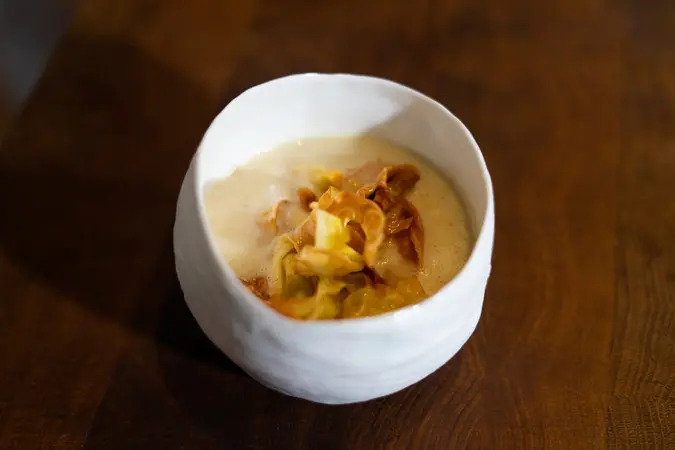 Pastinaken Suppe mit Chips